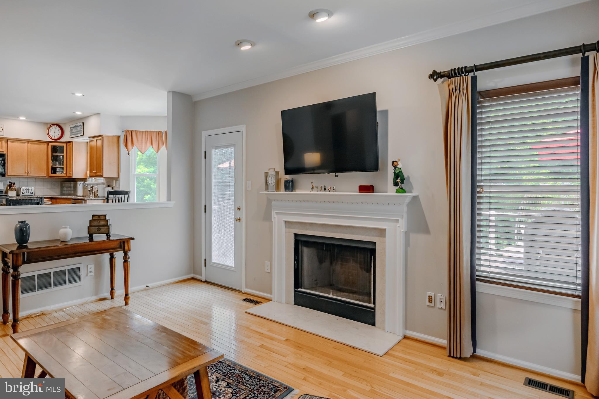 888 Winding River Ln