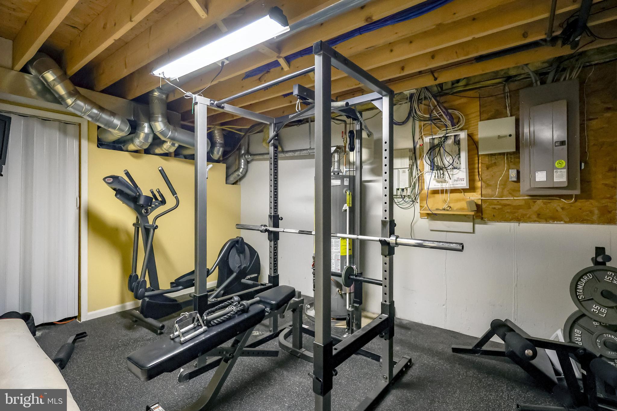 888 Winding River Ln