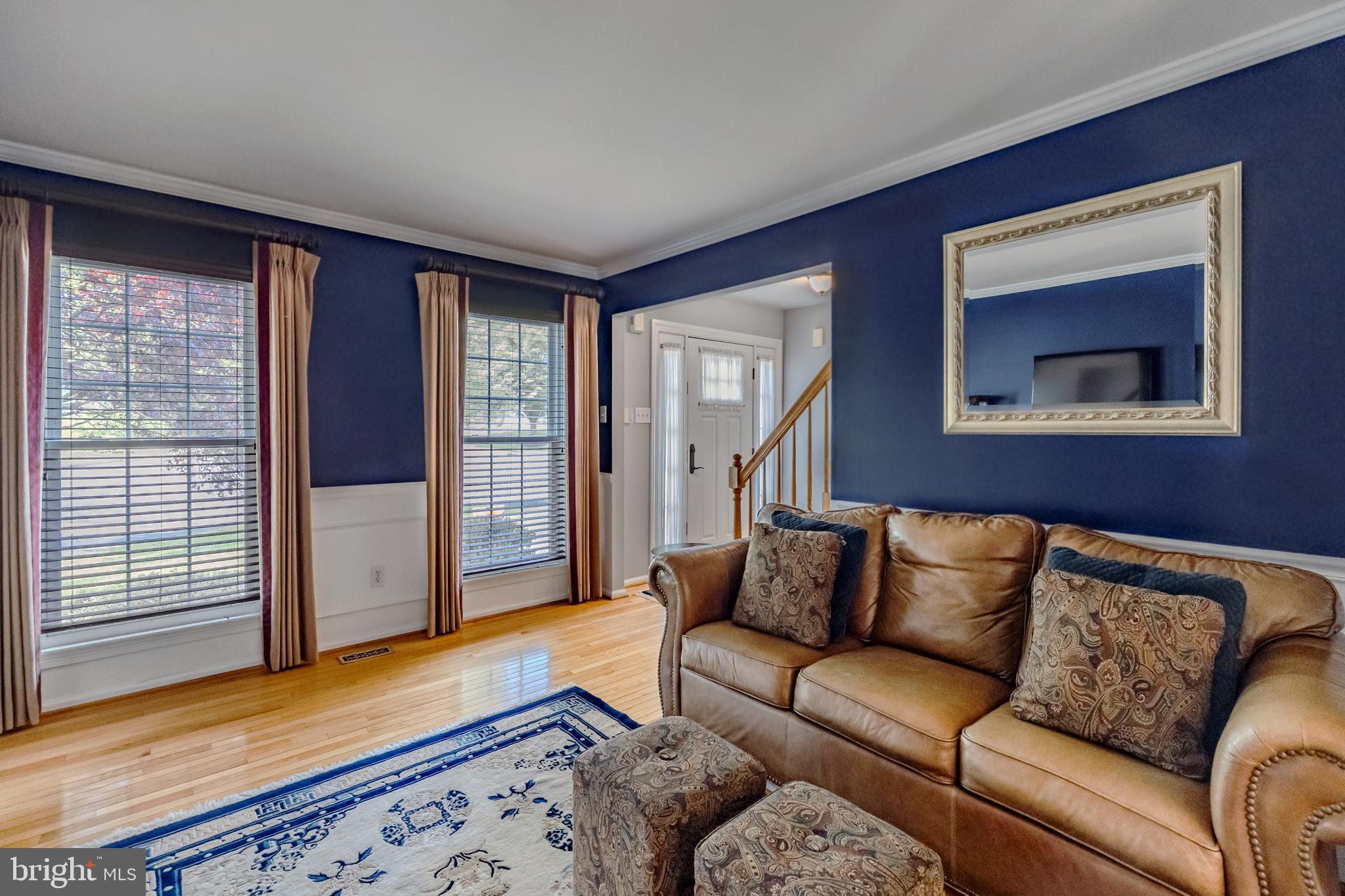 888 Winding River Ln