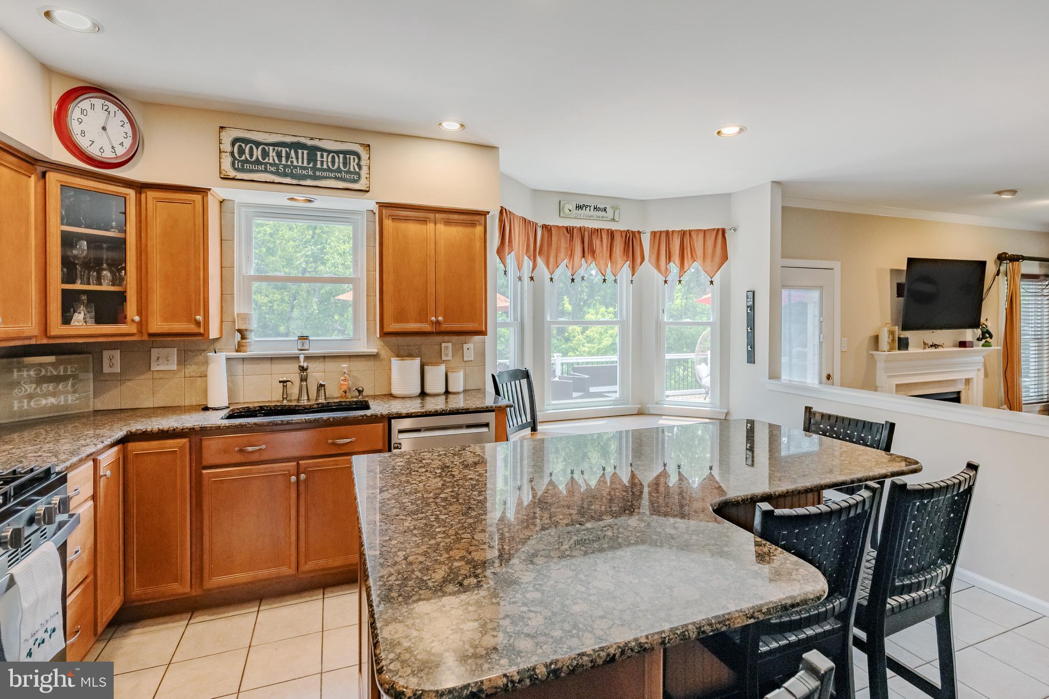 888 Winding River Ln