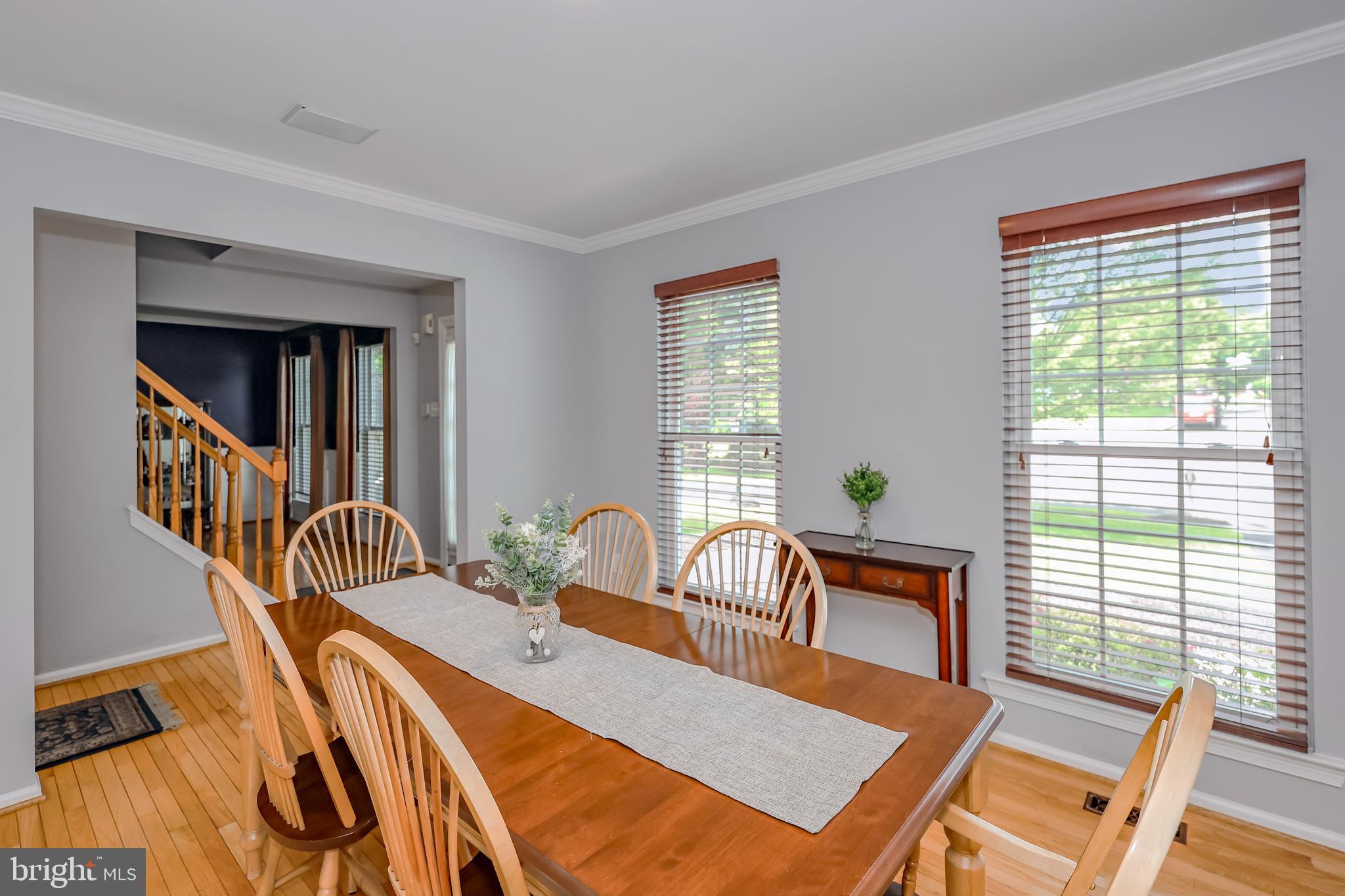 888 Winding River Ln