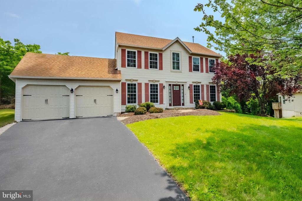 888 Winding River Ln