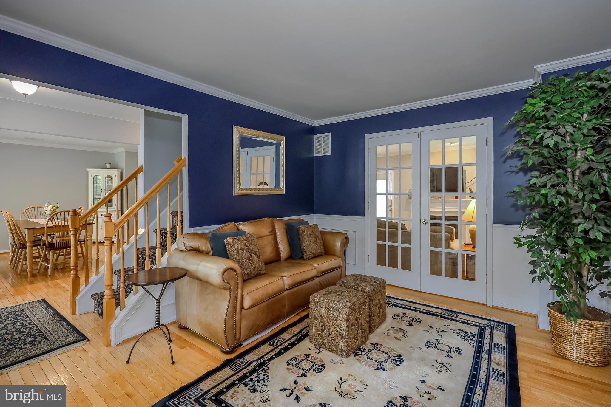 888 Winding River Ln