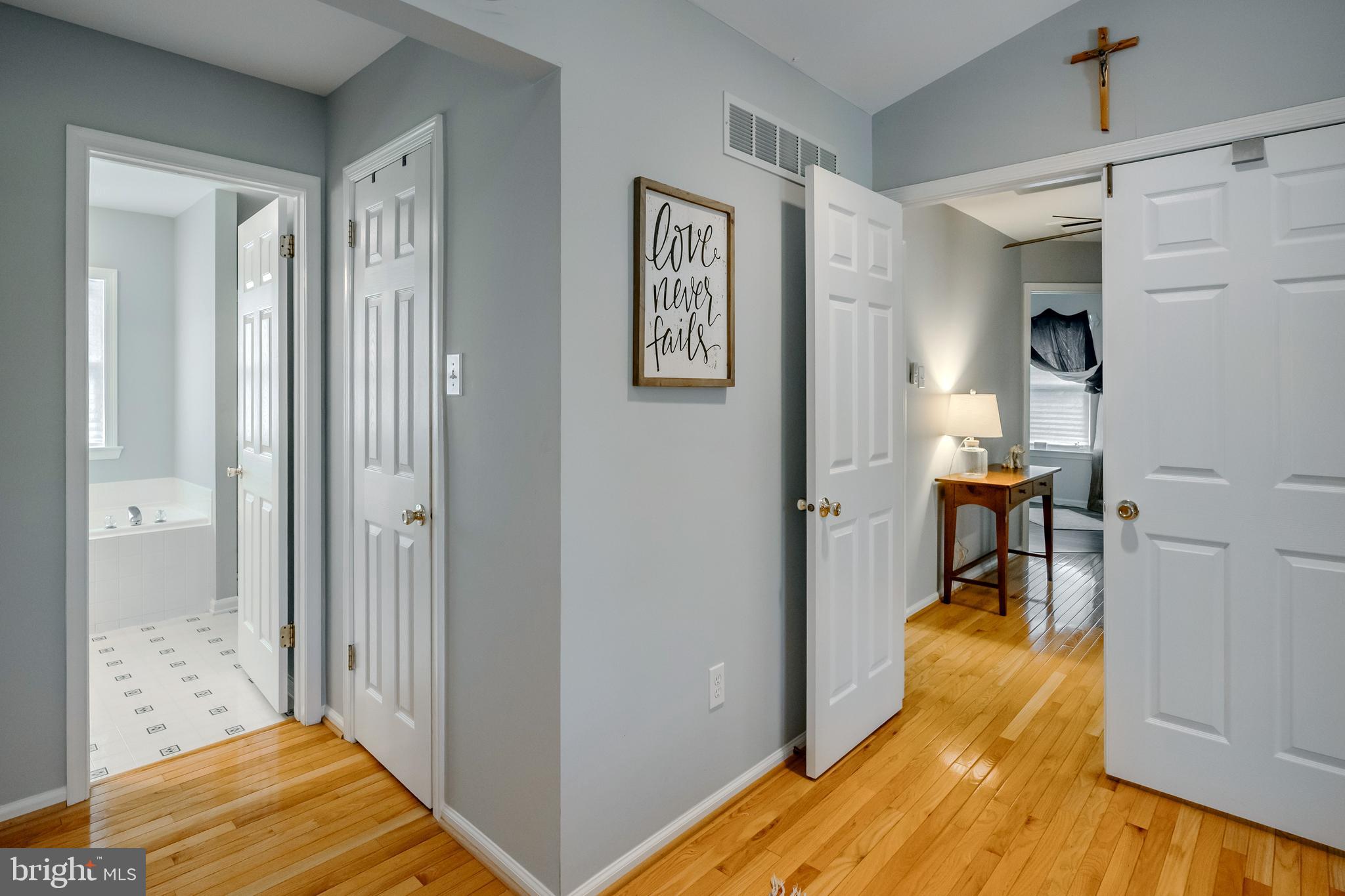 888 Winding River Ln