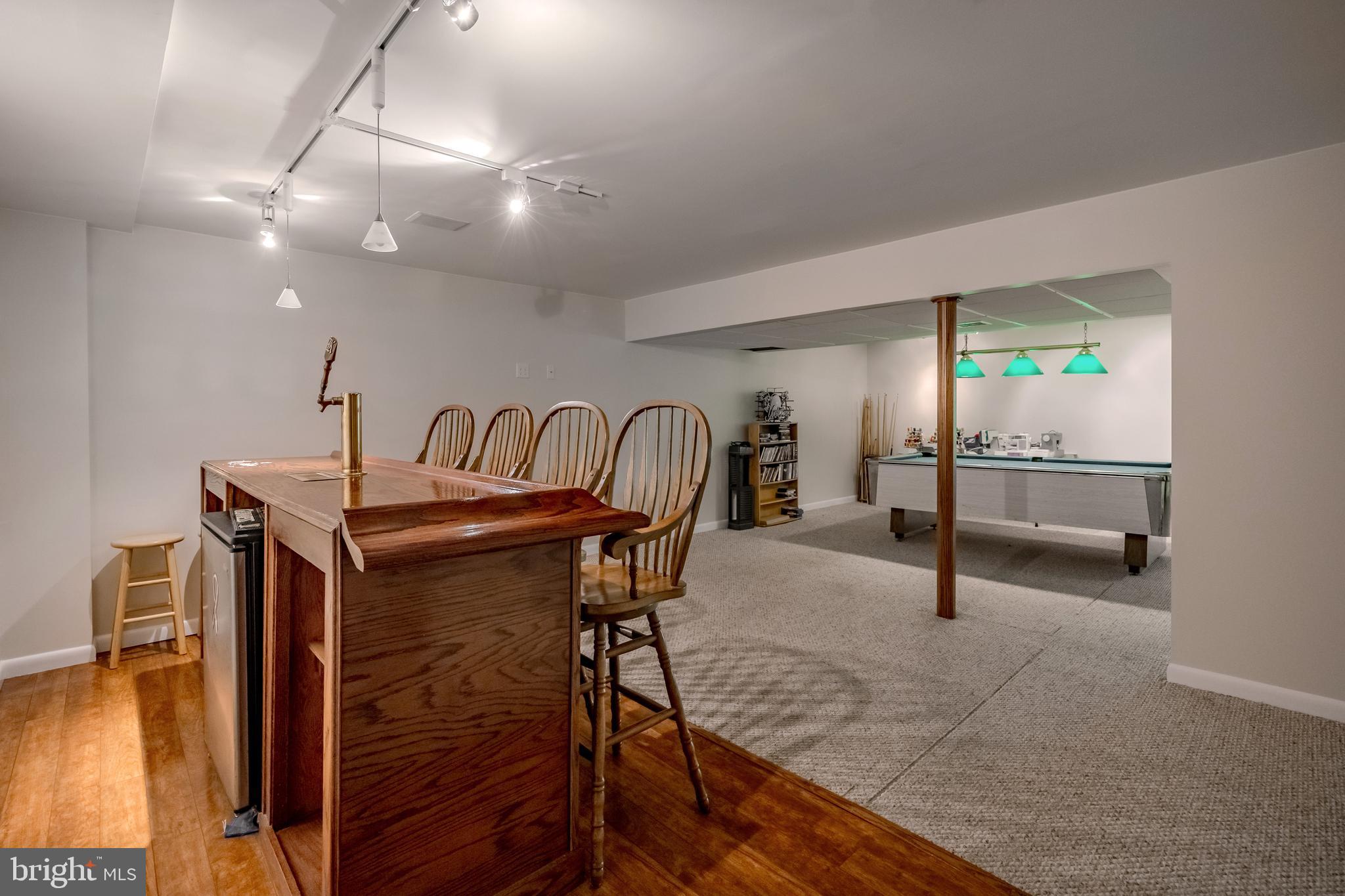 888 Winding River Ln