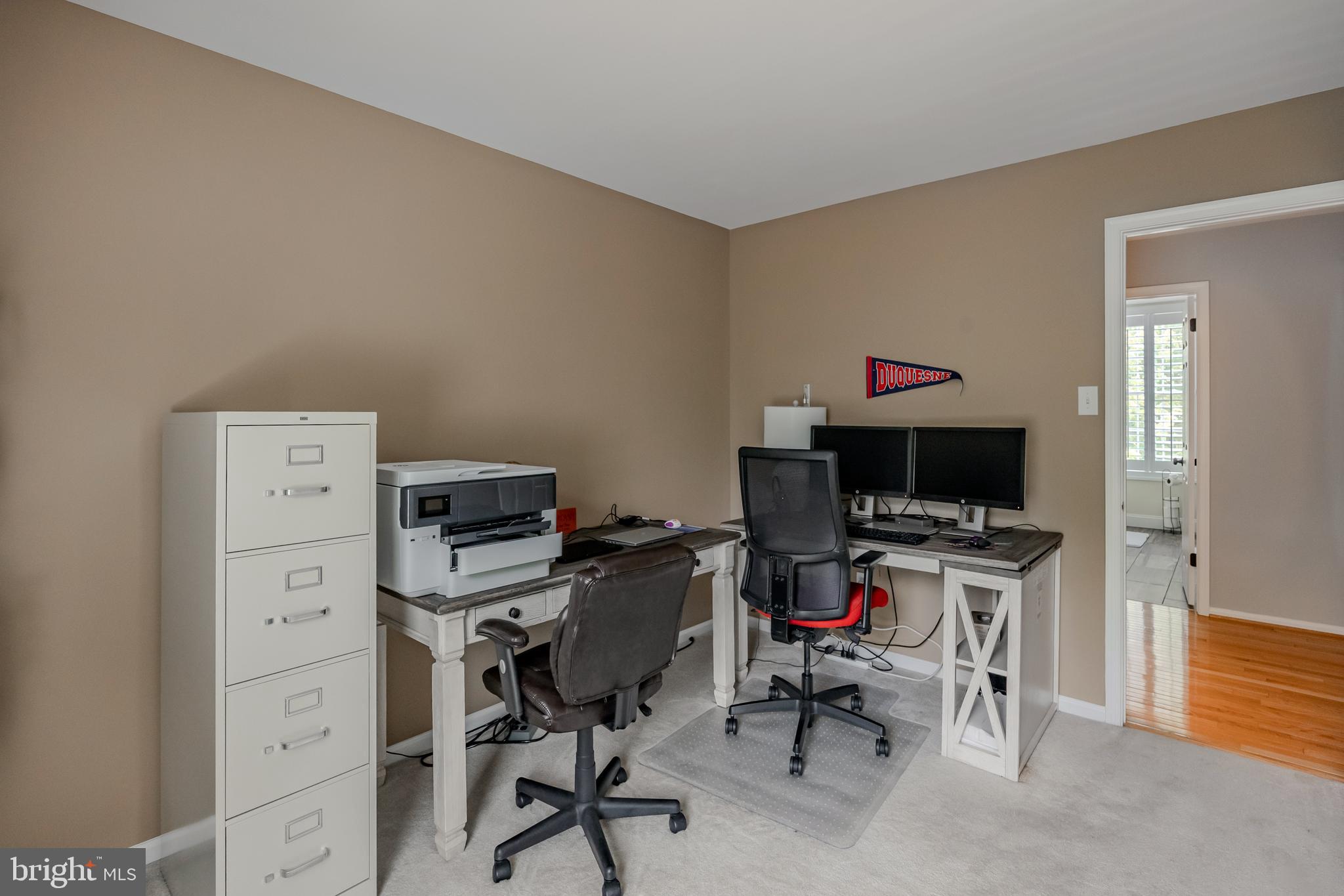 888 Winding River Ln