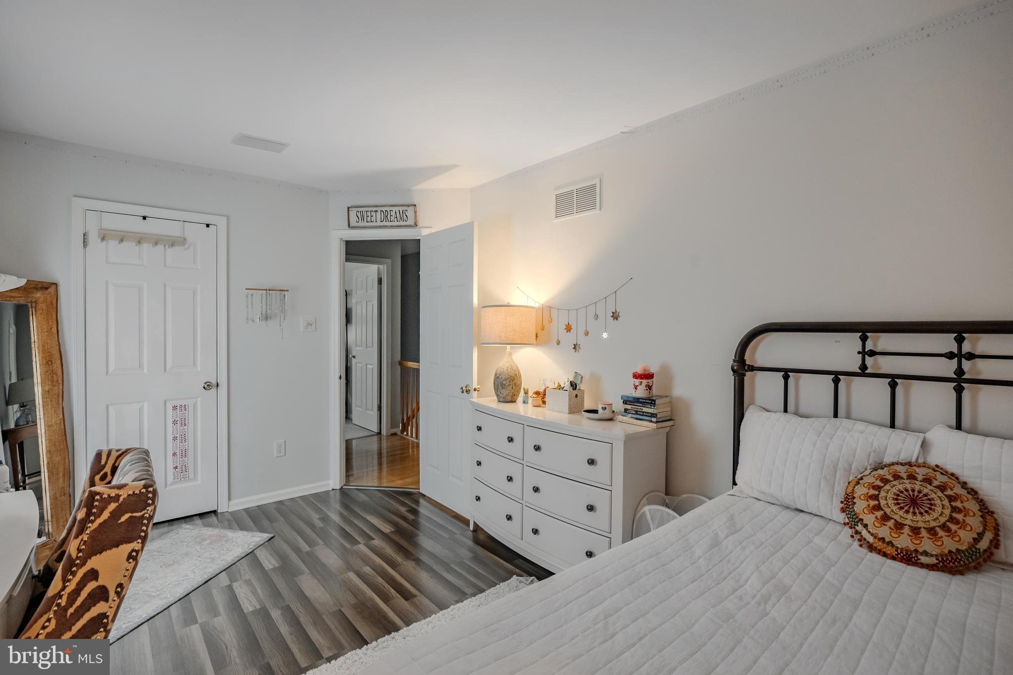 888 Winding River Ln