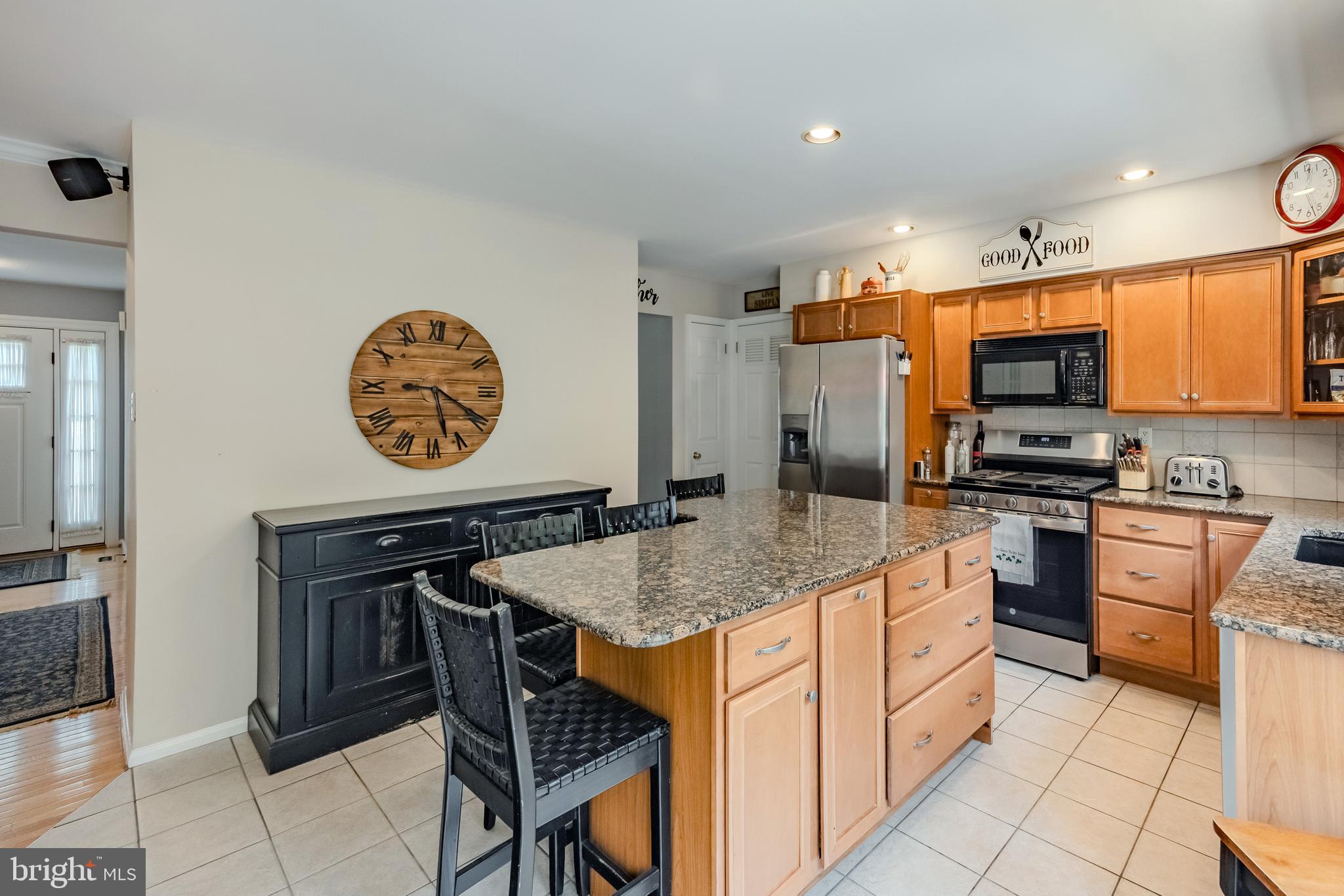 888 Winding River Ln