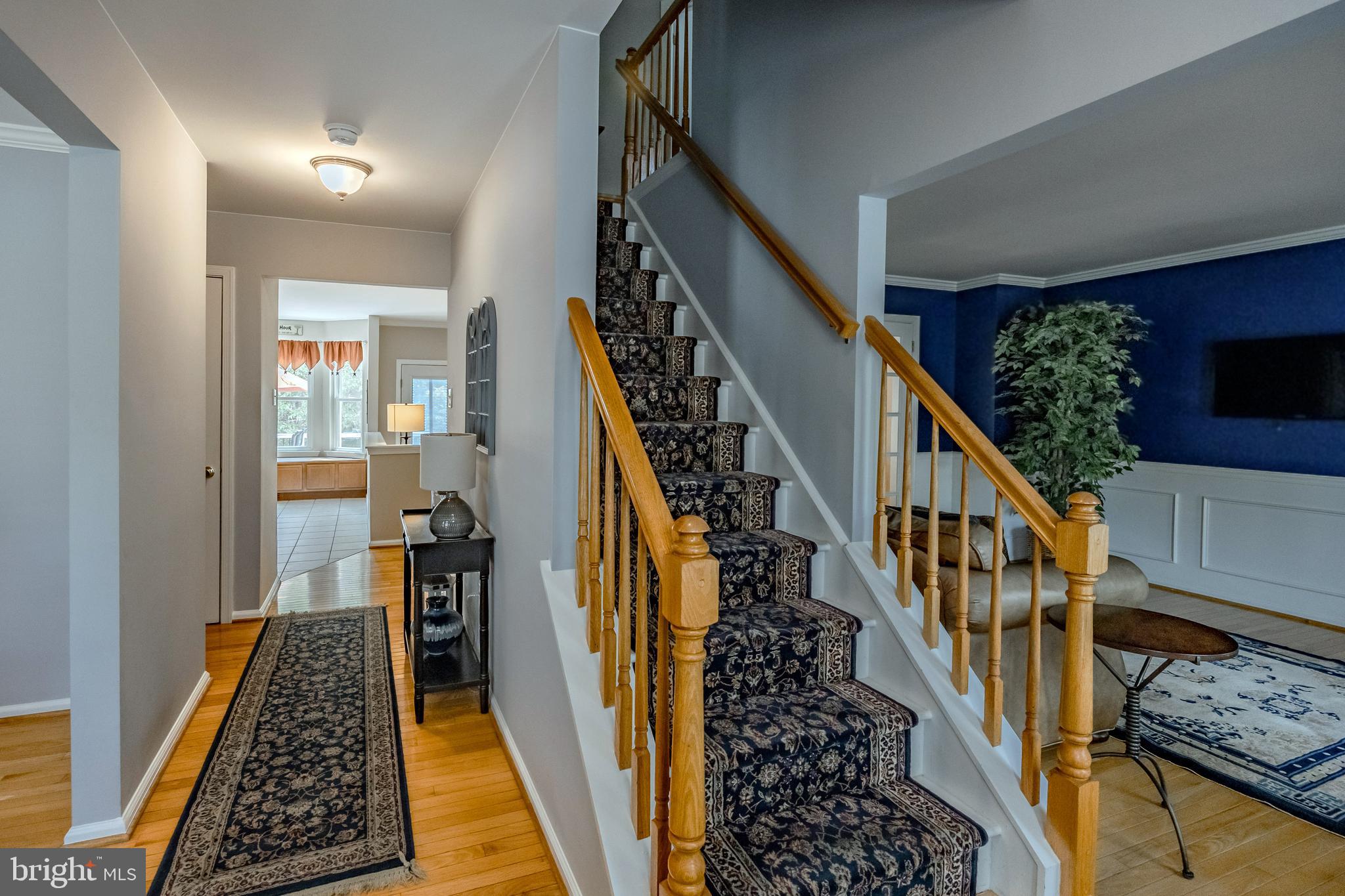 888 Winding River Ln