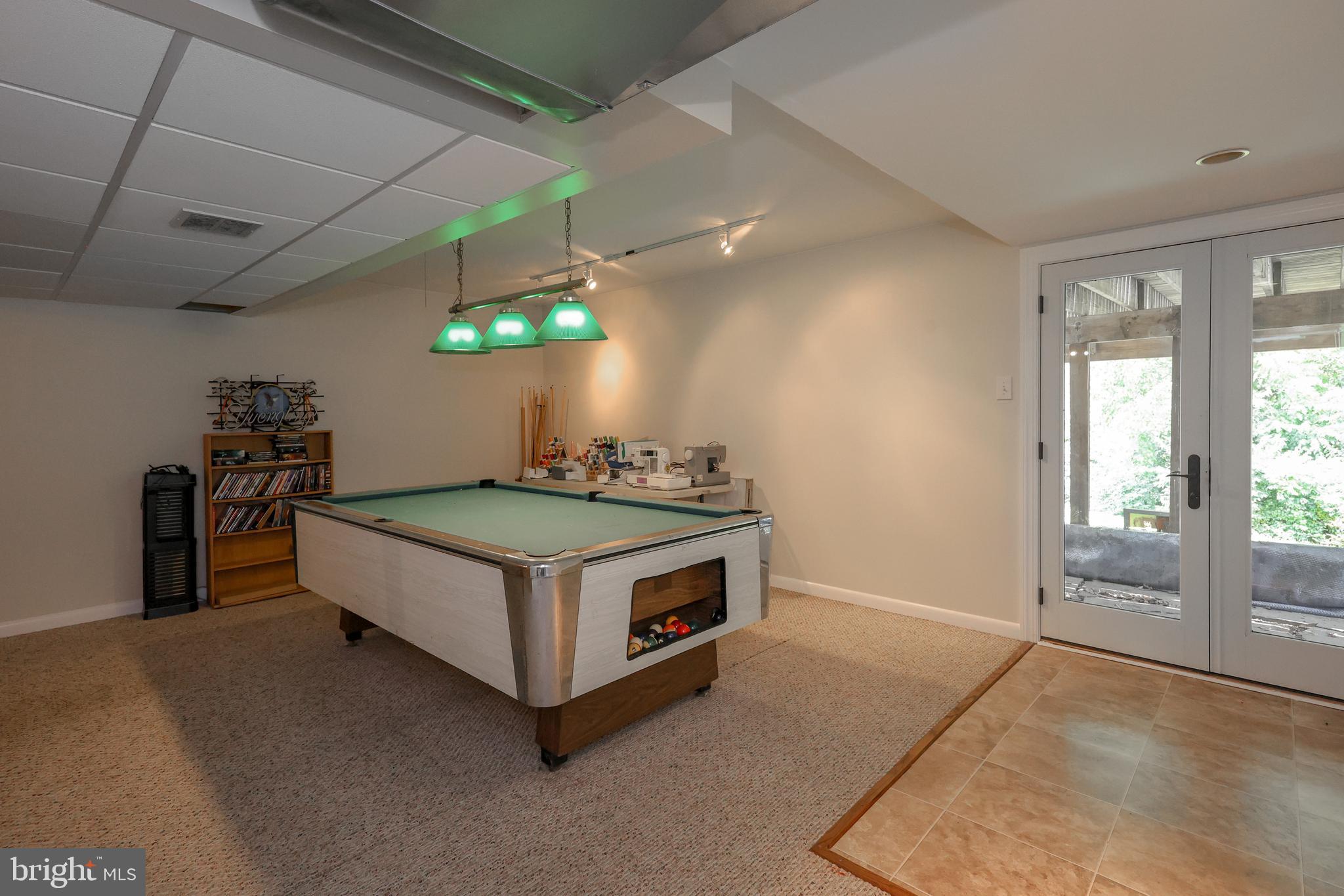 888 Winding River Ln