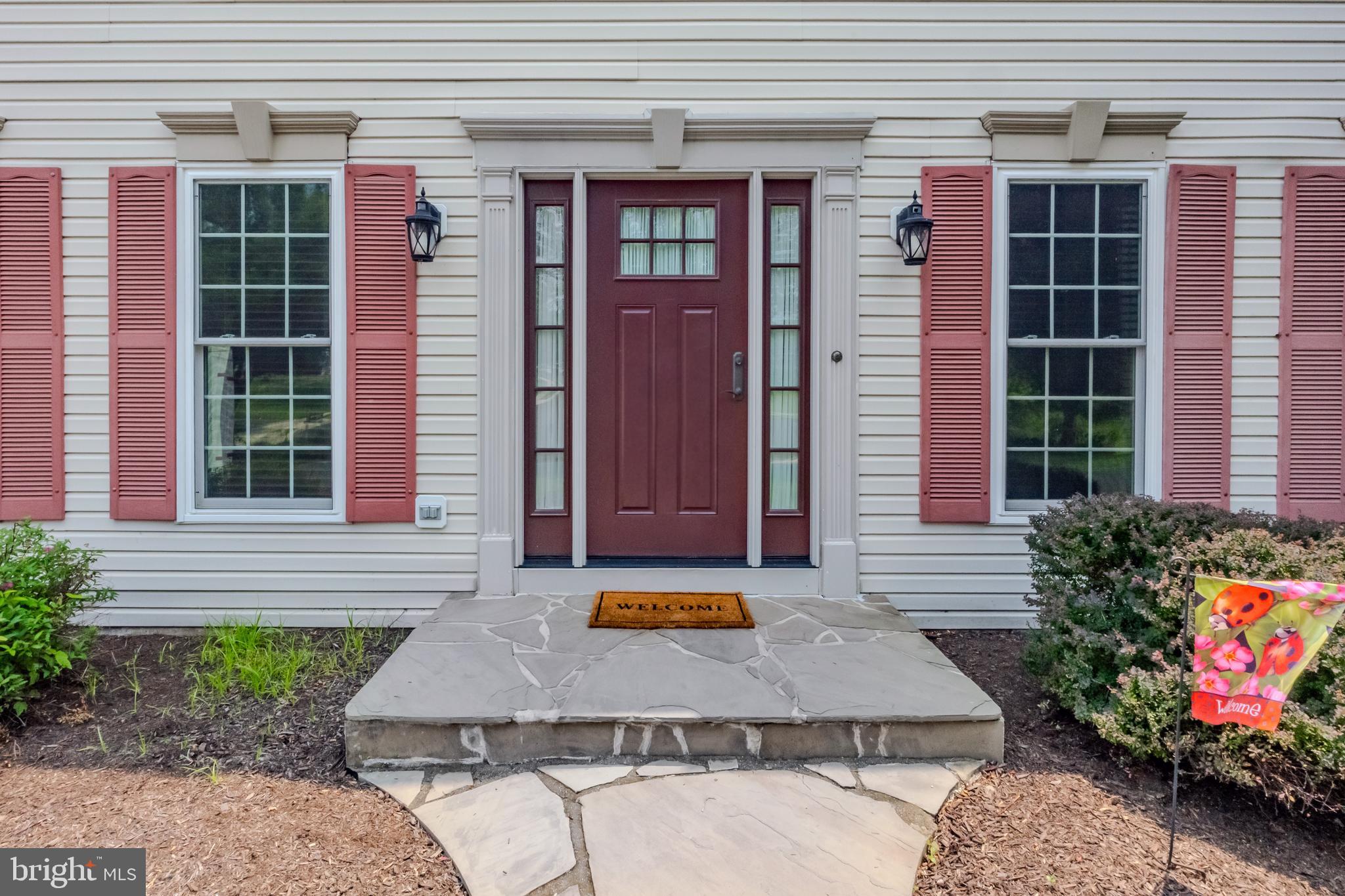 888 Winding River Ln