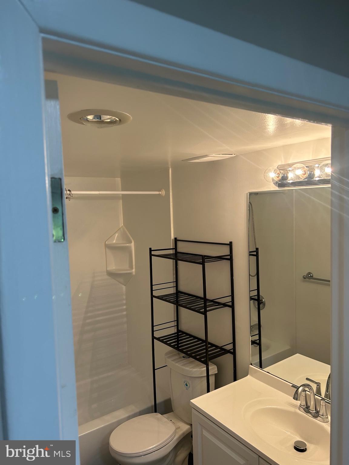 435 DRUMMERS LN #435