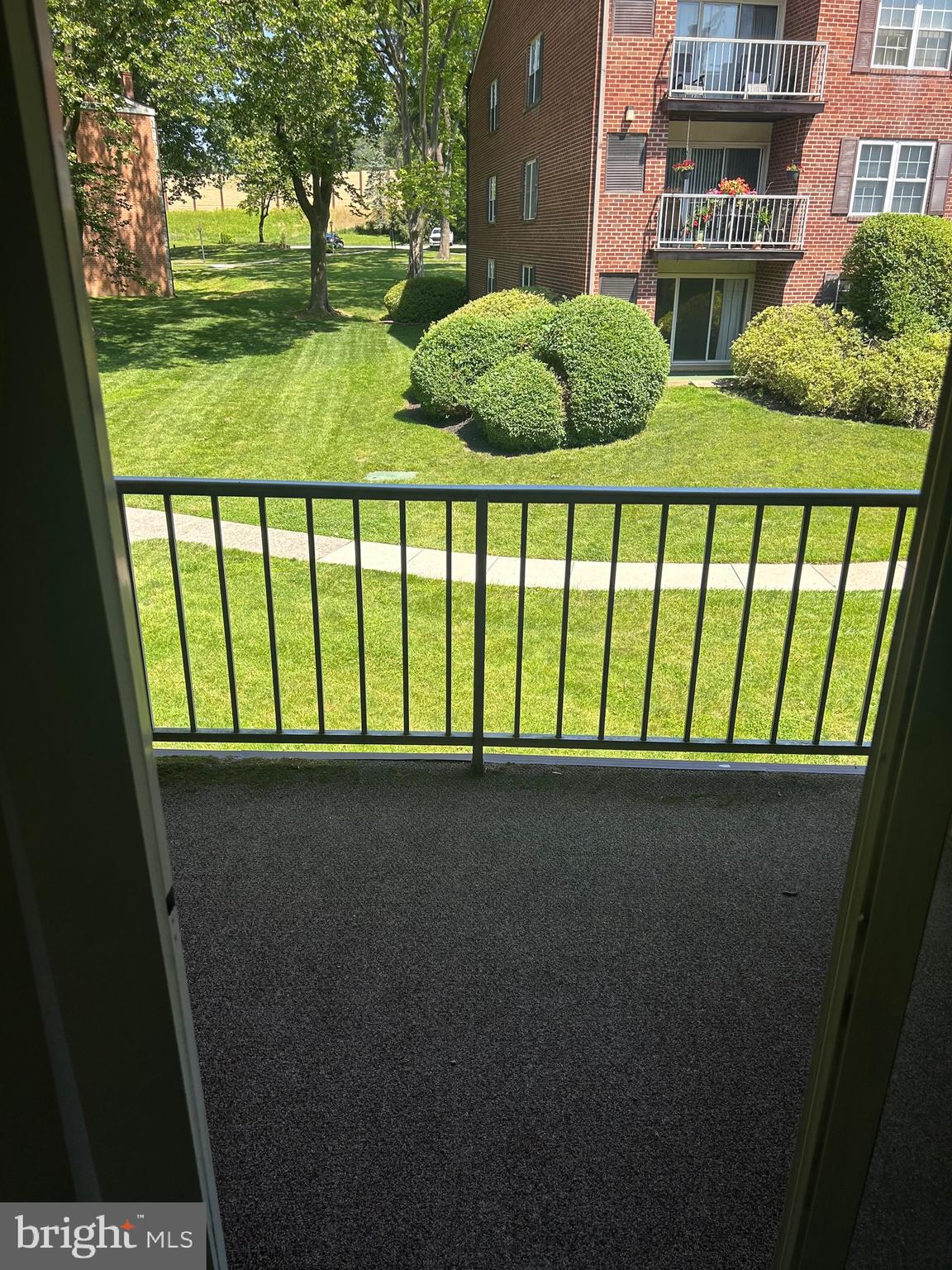 435 DRUMMERS LN #435