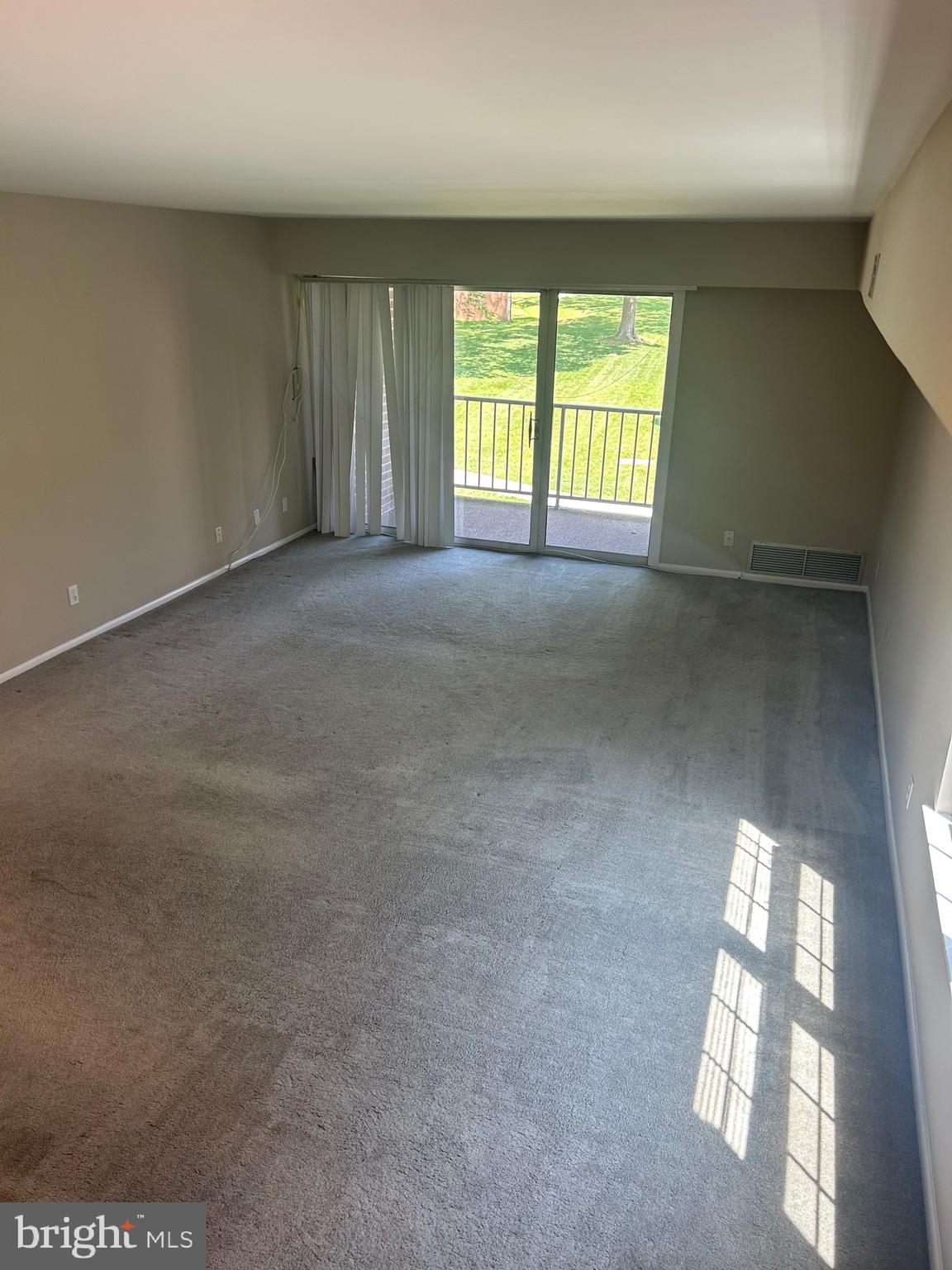 435 DRUMMERS LN #435