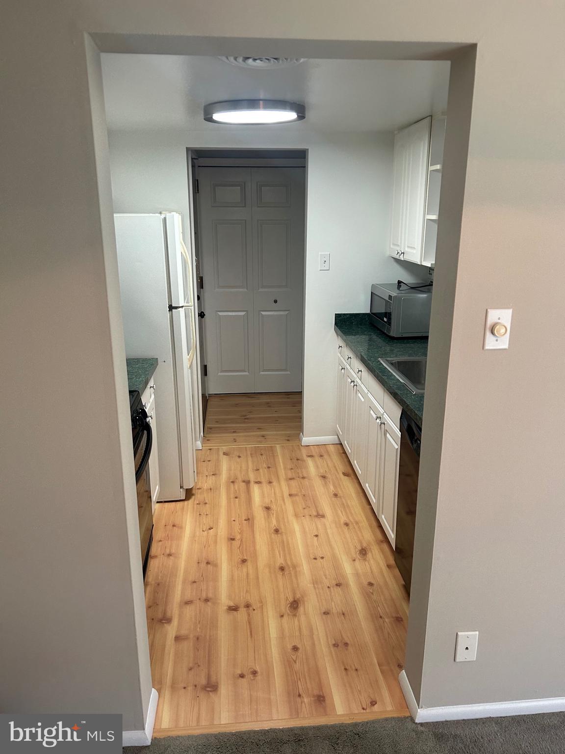 435 DRUMMERS LN #435