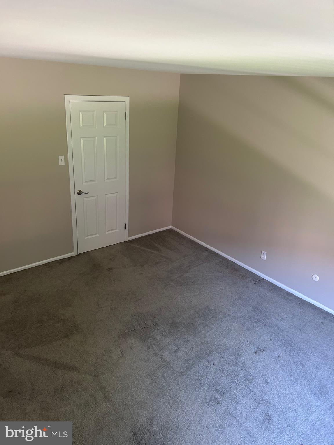 435 DRUMMERS LN #435