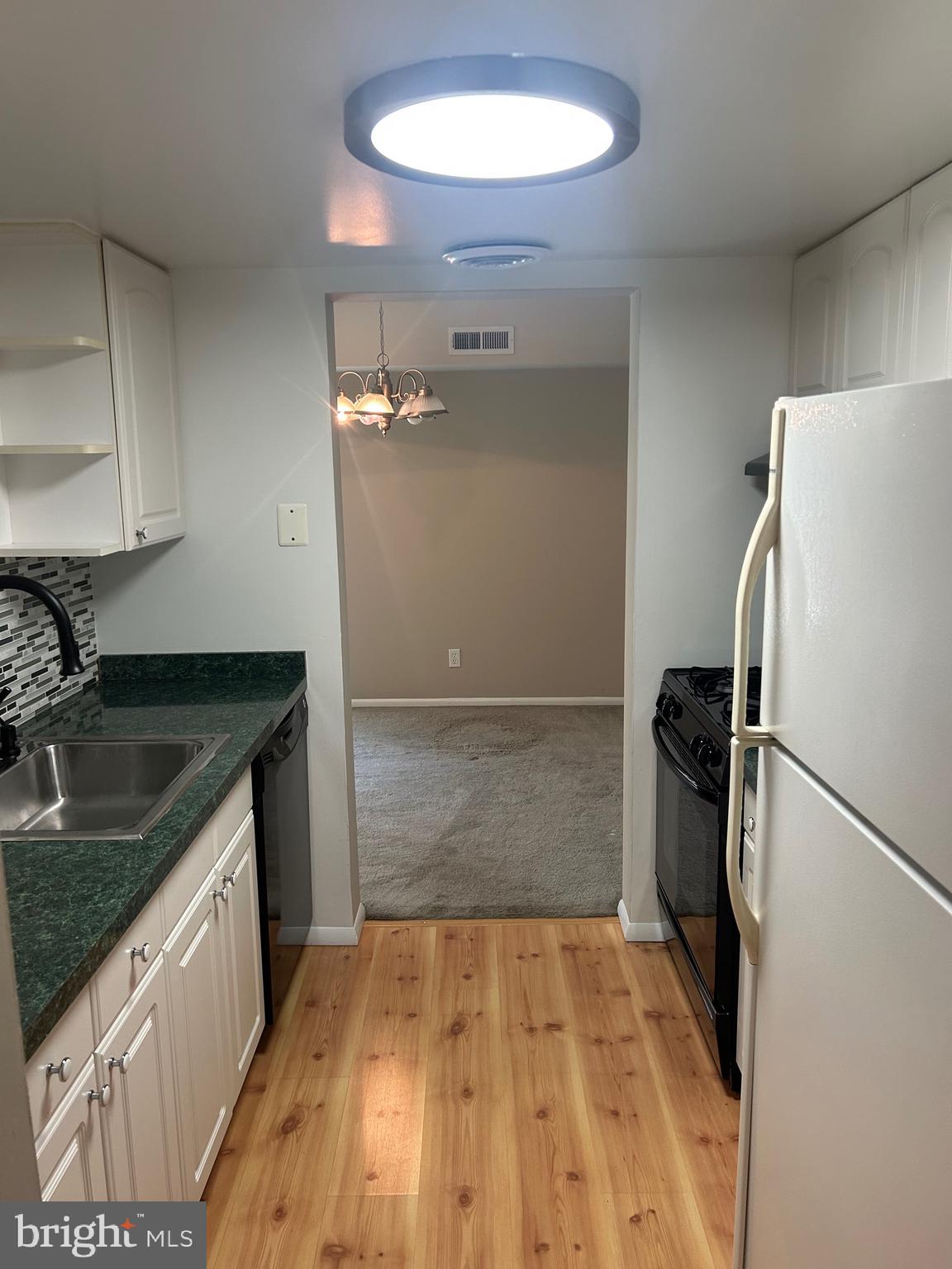 435 DRUMMERS LN #435