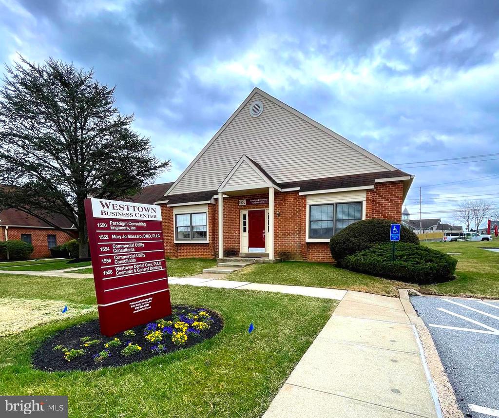 1550 McDaniel Dr