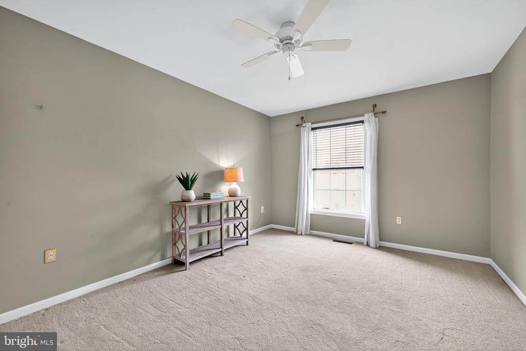 959 GARLINGTON CIRCLE