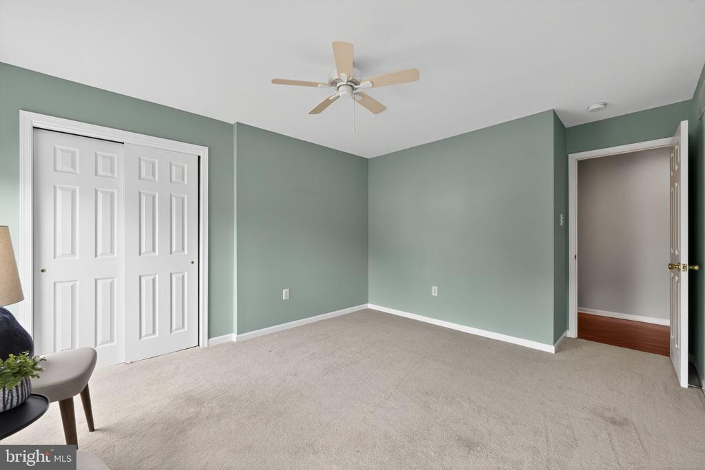 959 GARLINGTON CIRCLE