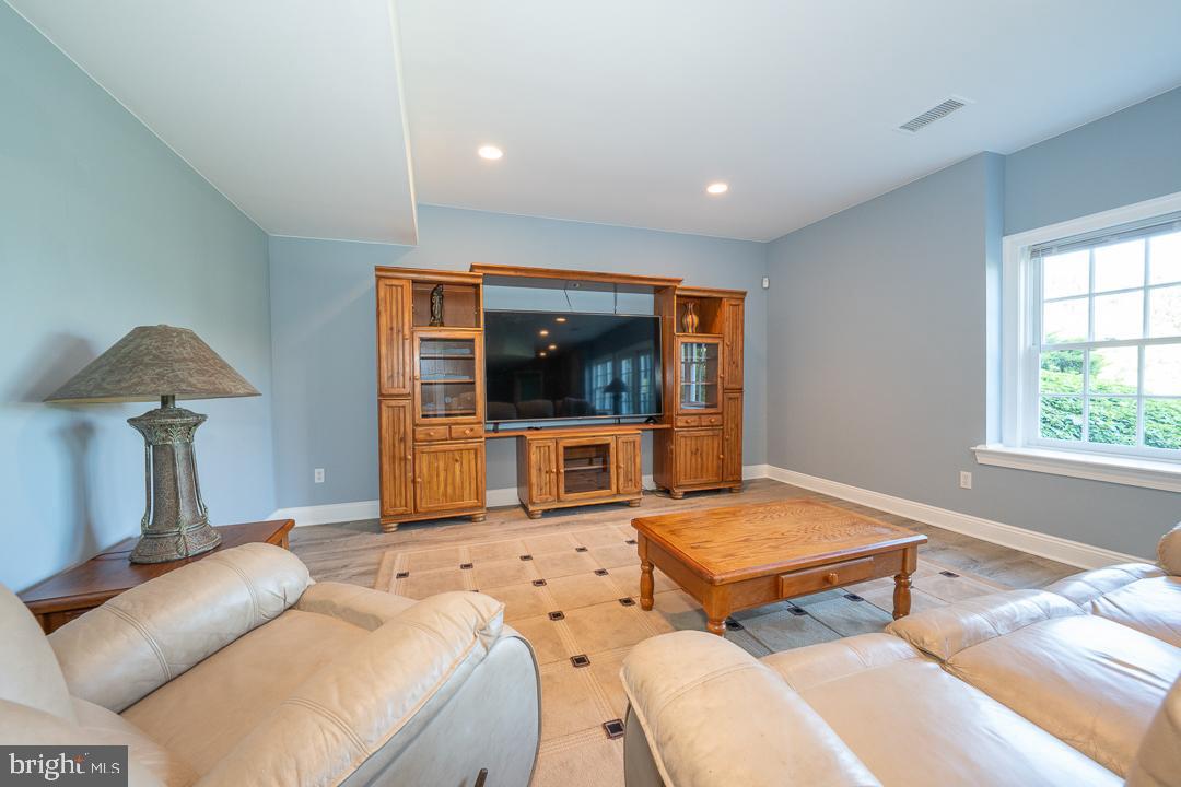 2 SPRING MEADOW FARM LANE