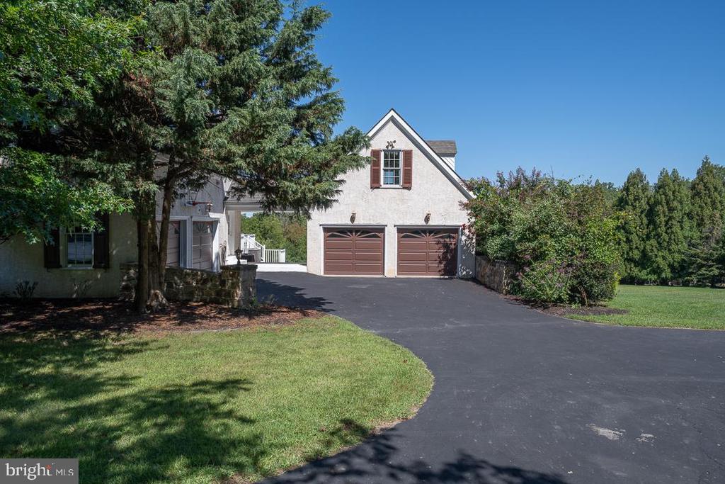 2 SPRING MEADOW FARM LANE
