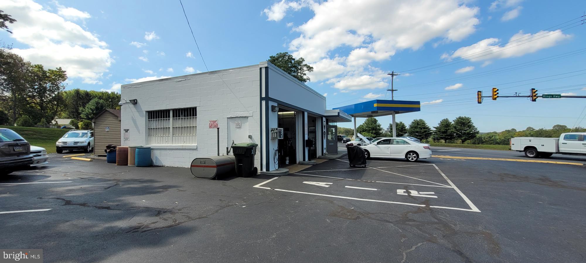 1900 E KINGS HIGHWAY