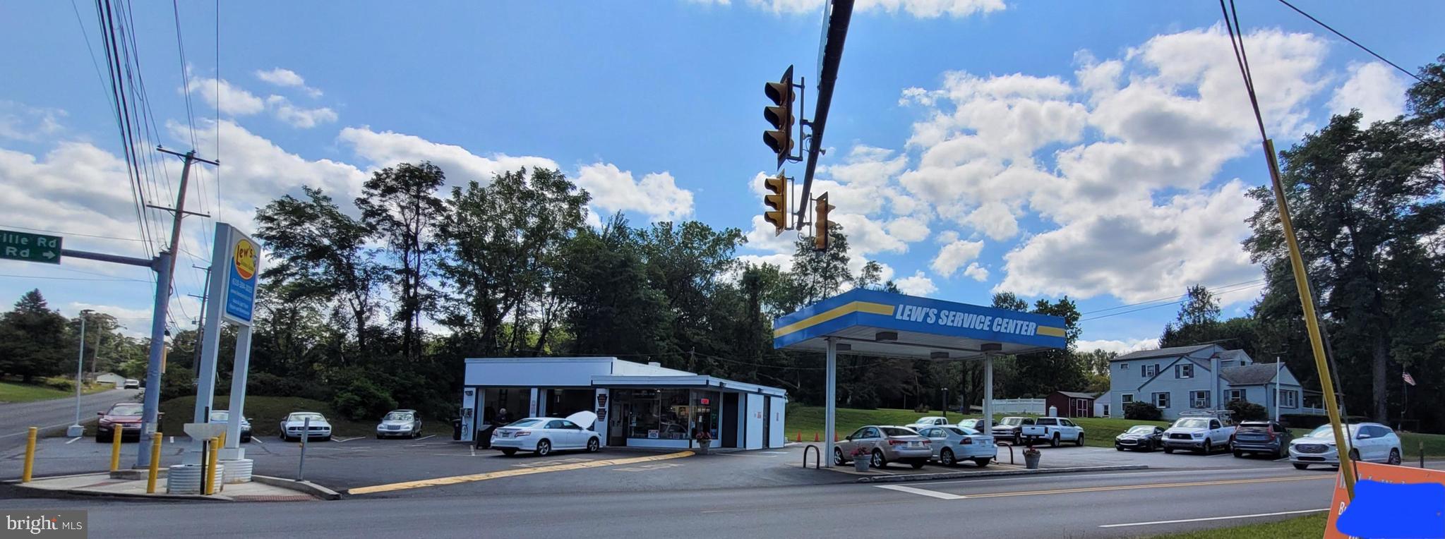 1900 E KINGS HIGHWAY