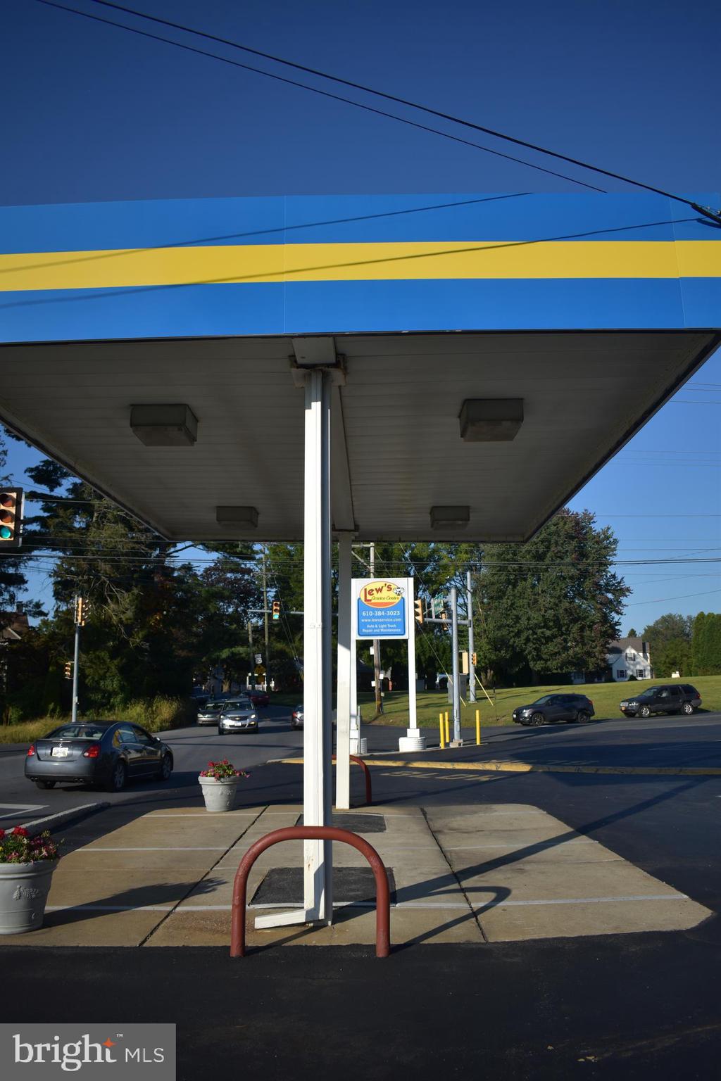 1900 E KINGS HIGHWAY