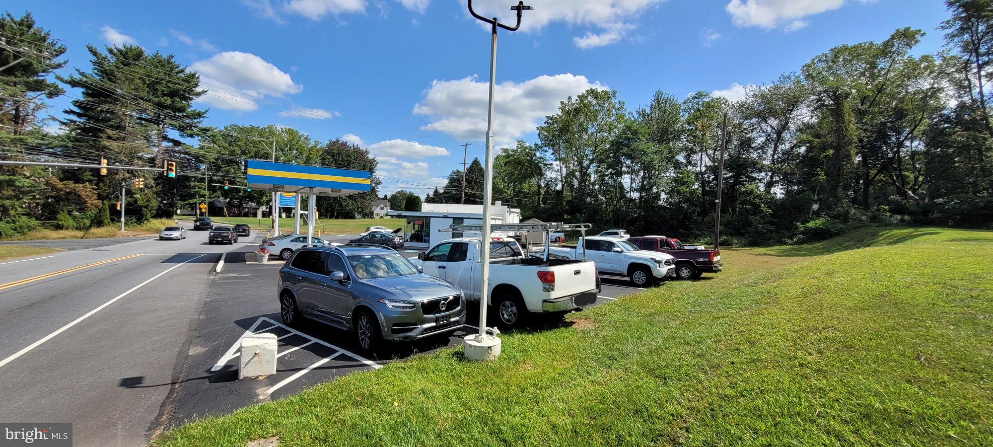 1900 E KINGS HIGHWAY