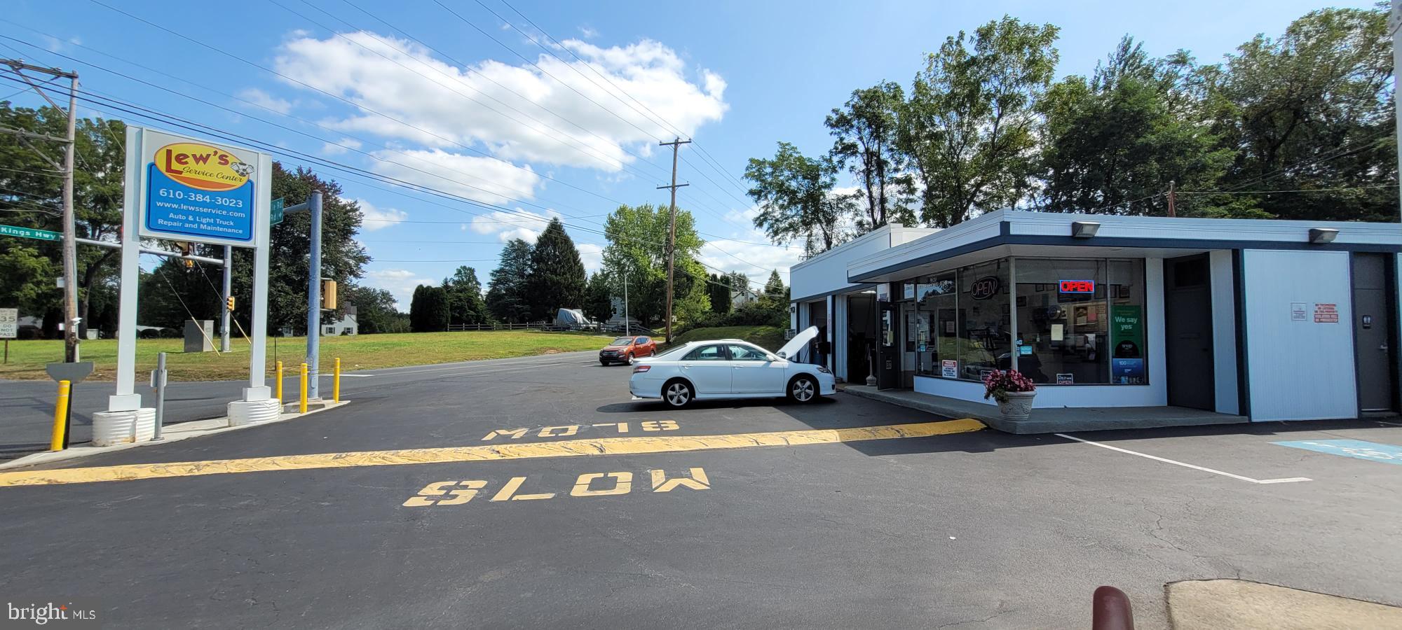 1900 E KINGS HIGHWAY