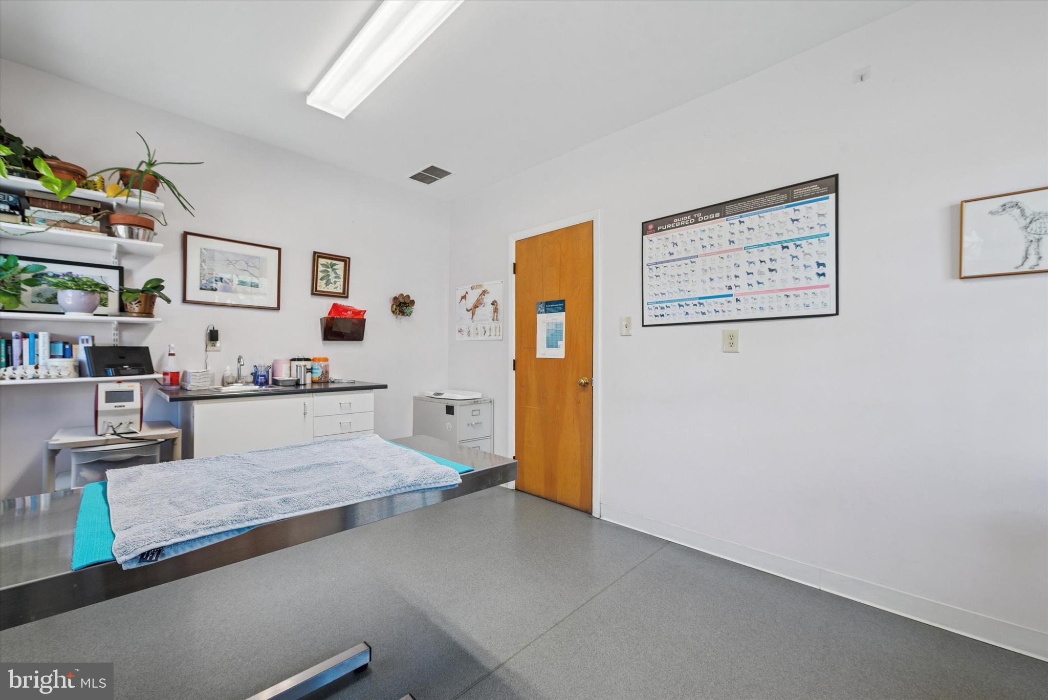 1058 LANCASTER