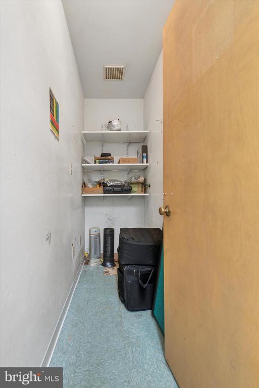 1058 LANCASTER