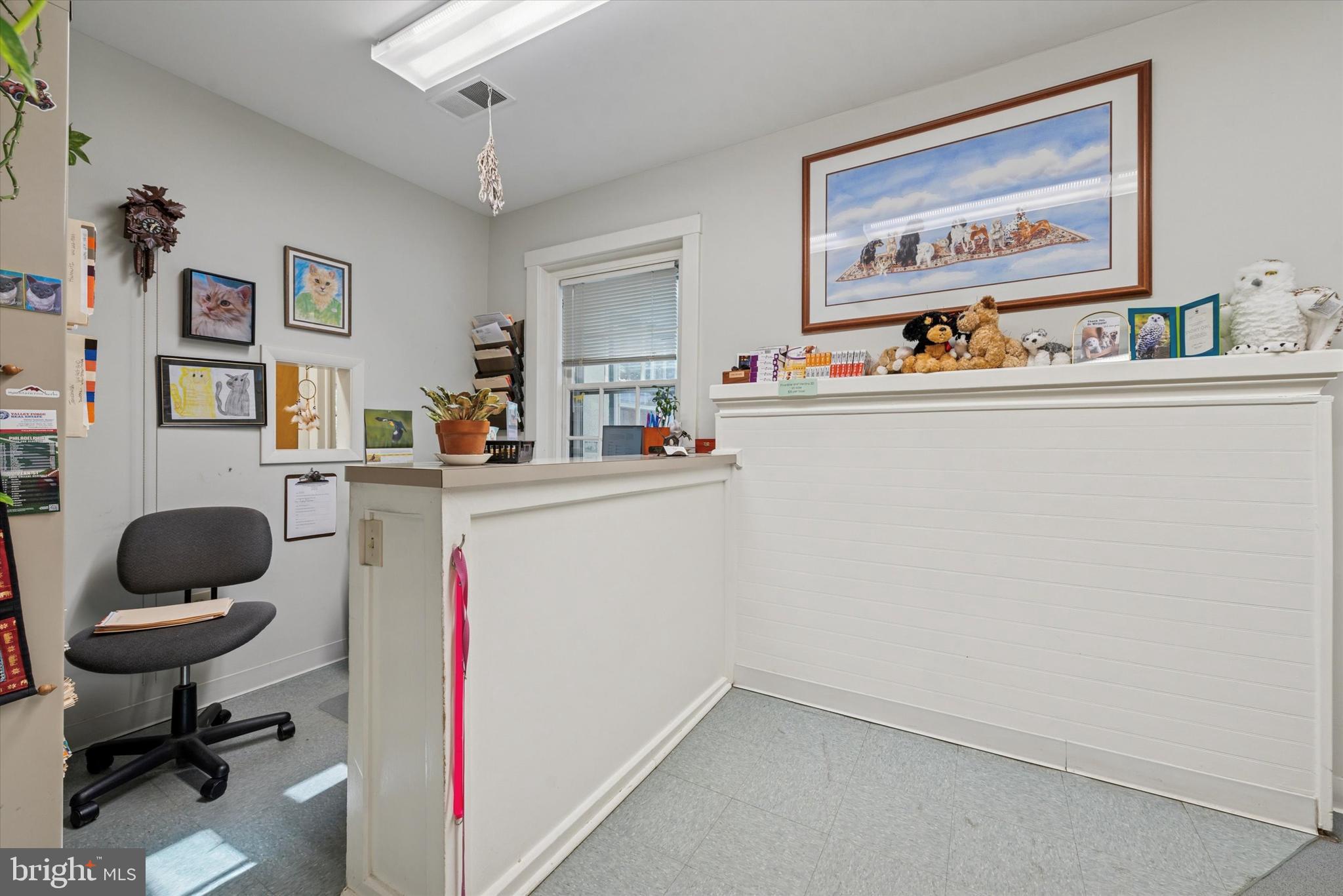 1058 LANCASTER