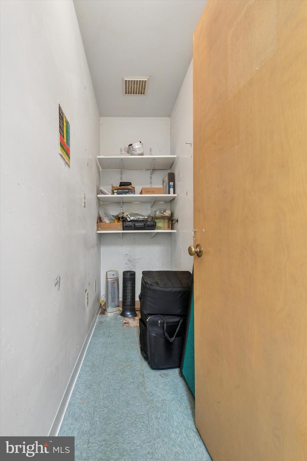 1058 LANCASTER
