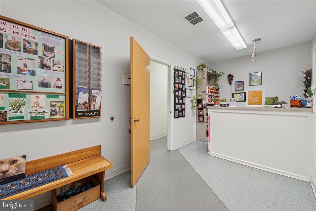1058 LANCASTER