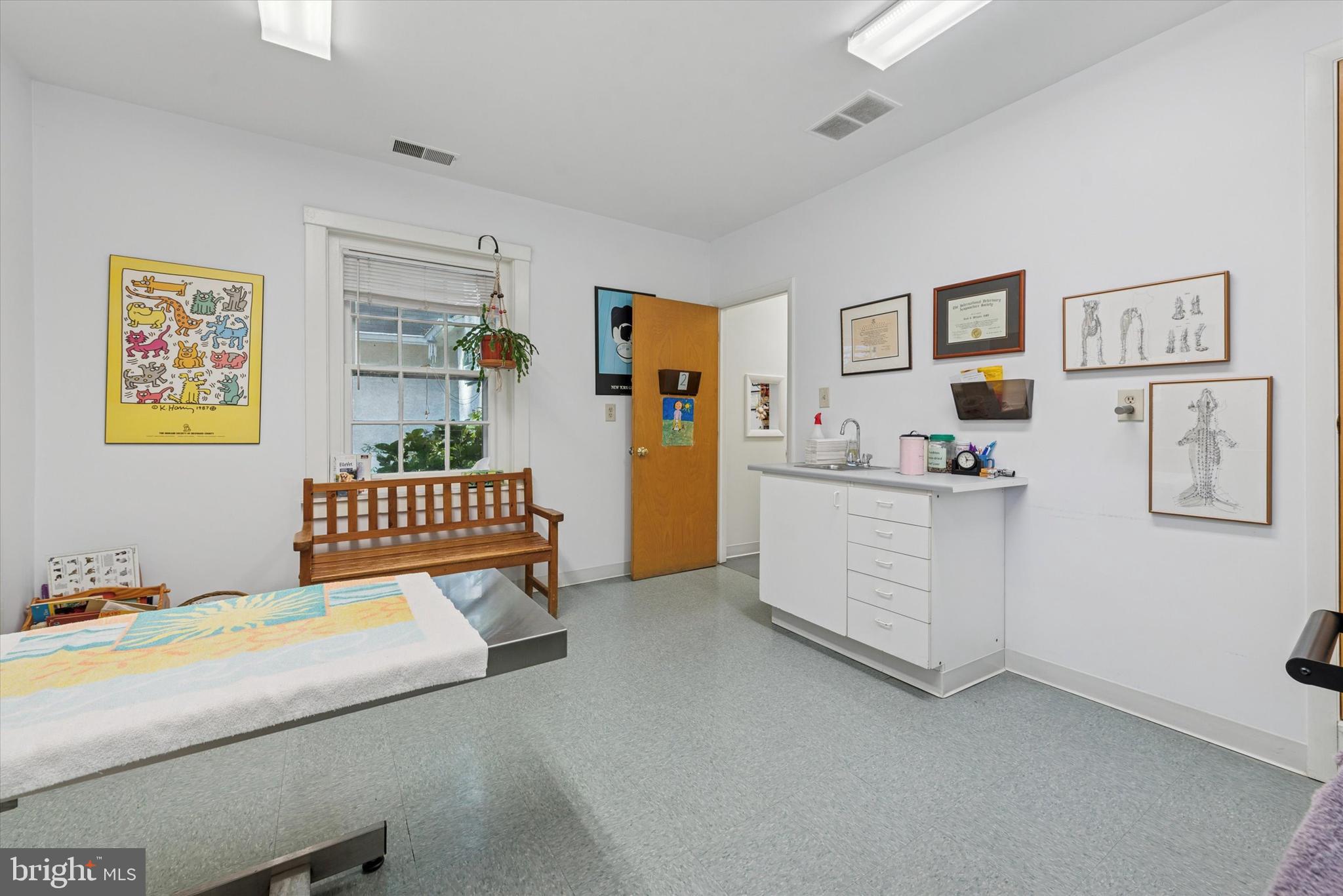 1058 LANCASTER