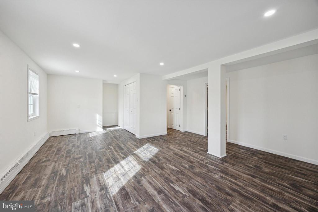 1221 BOULDER LANE