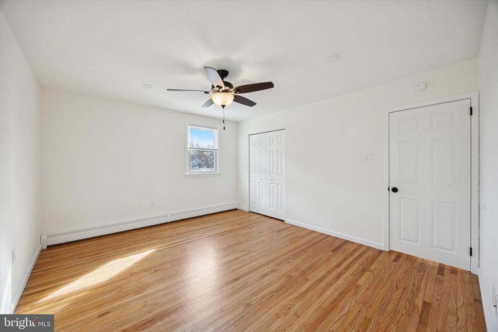 1221 BOULDER LANE