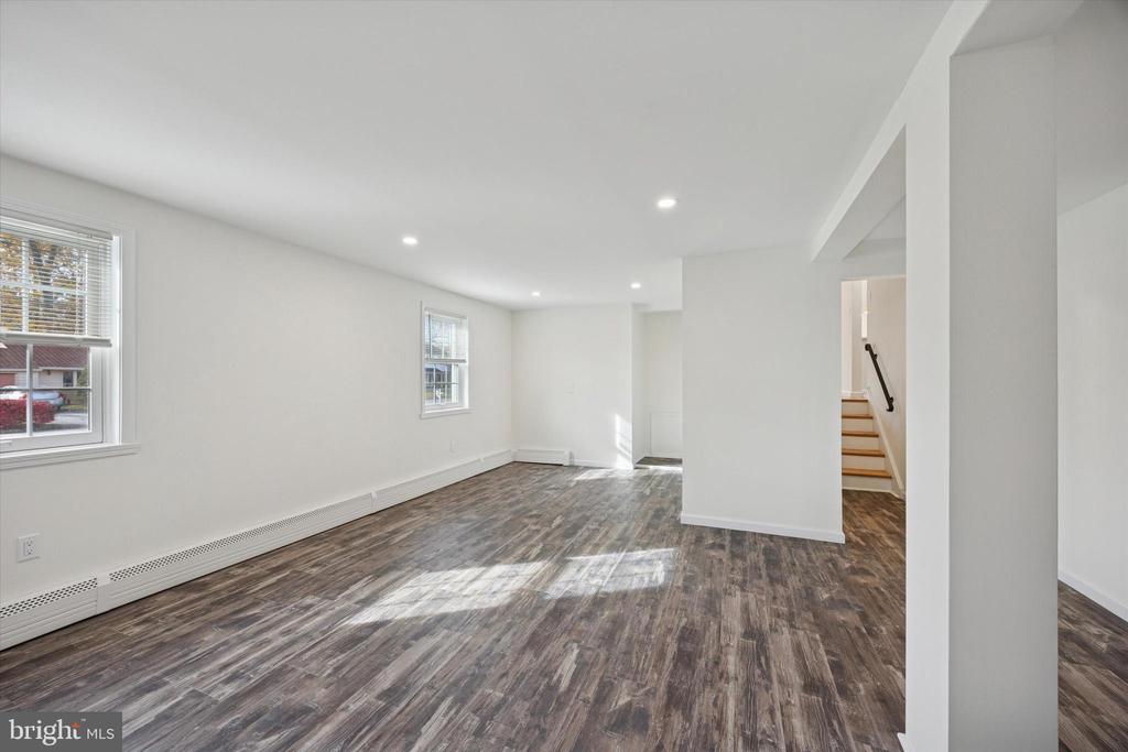 1221 BOULDER LANE