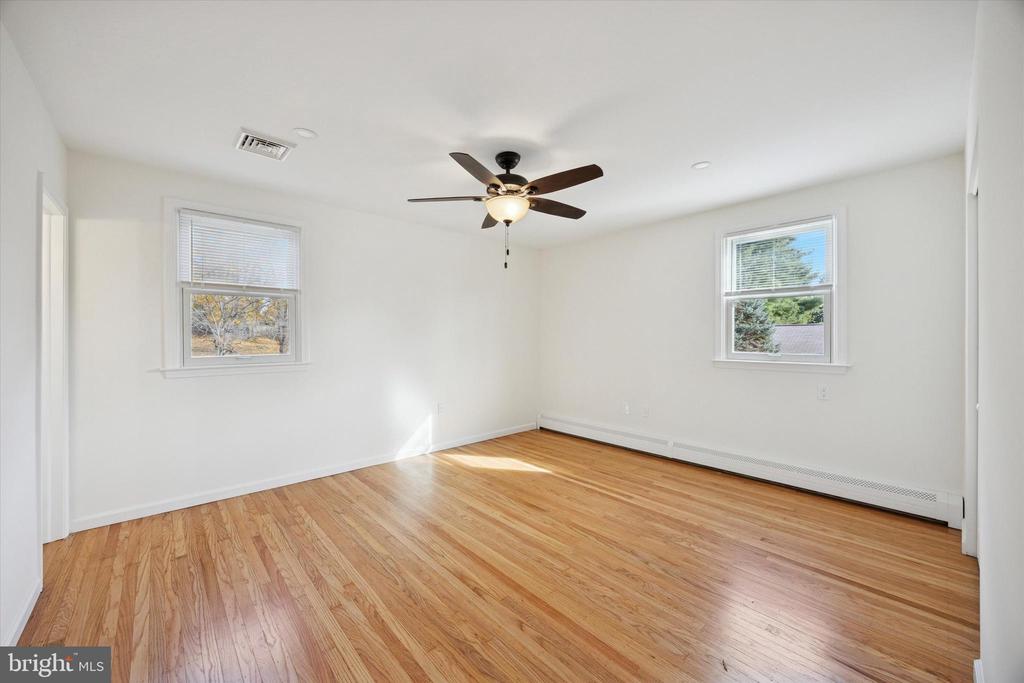 1221 BOULDER LANE