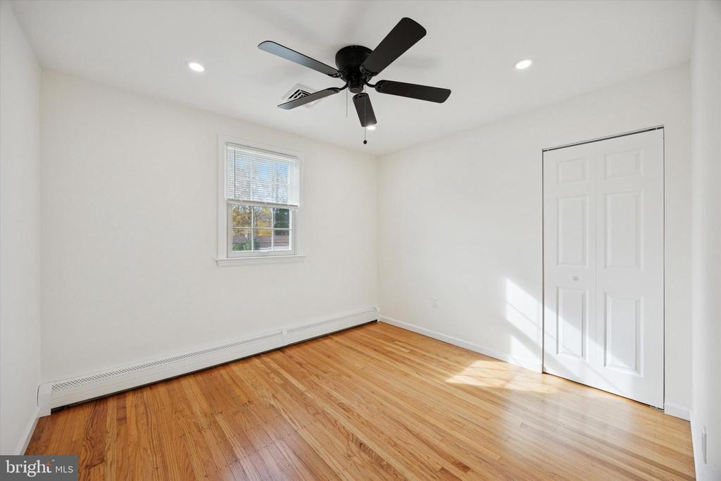 1221 BOULDER LANE