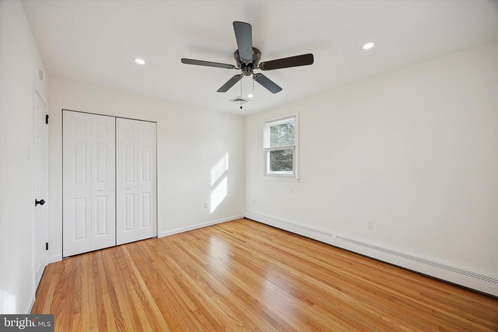 1221 BOULDER LANE