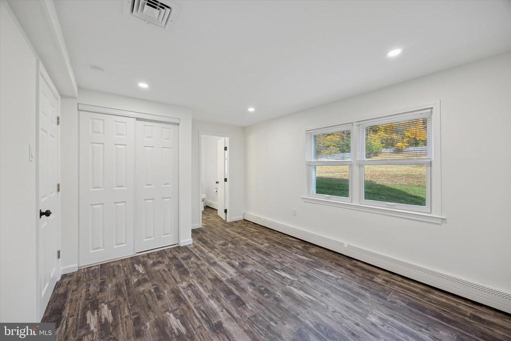 1221 BOULDER LANE