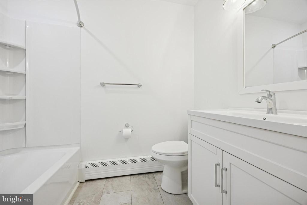 1221 BOULDER LANE
