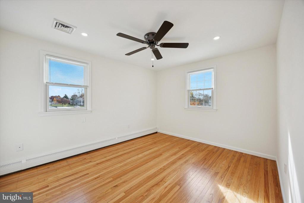 1221 BOULDER LANE