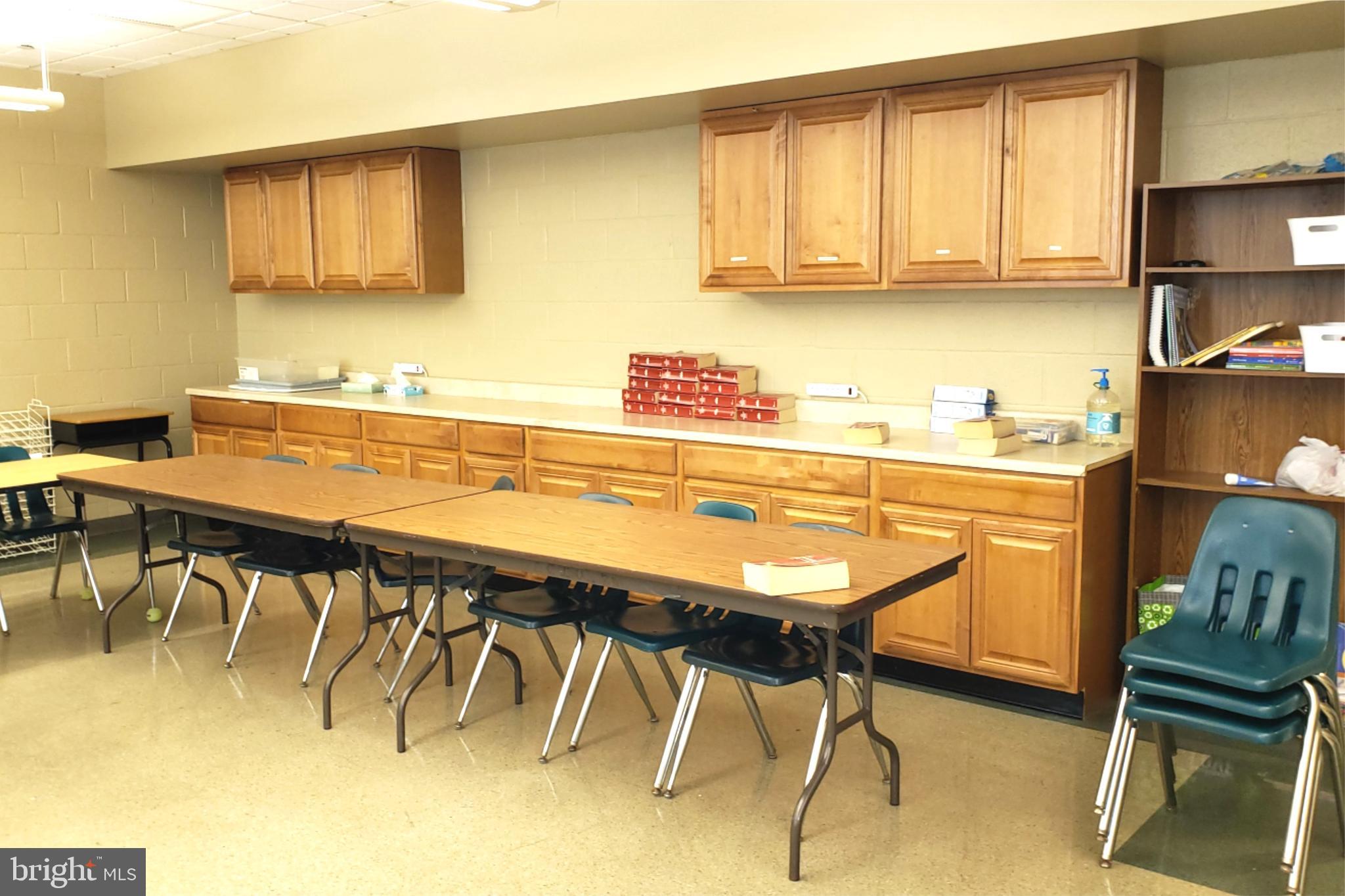 203 CHURCH ROAD UPPER LEVEL