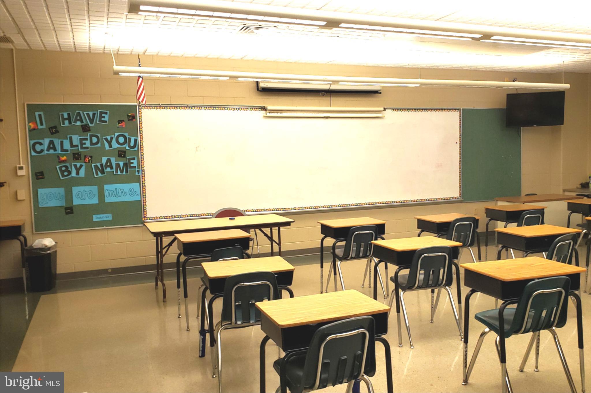 203 CHURCH ROAD UPPER LEVEL