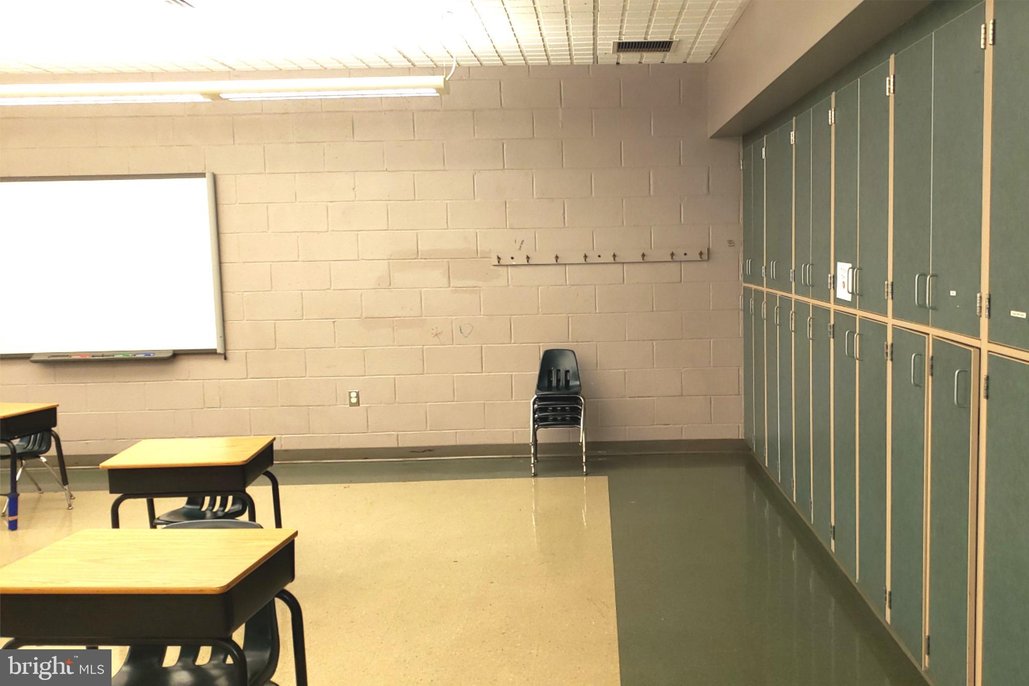 203 CHURCH ROAD UPPER LEVEL