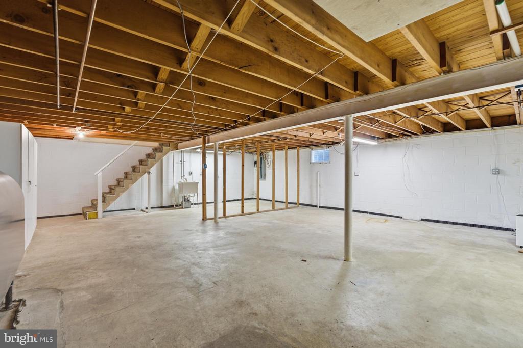 1329 SUGARTOWN ROAD